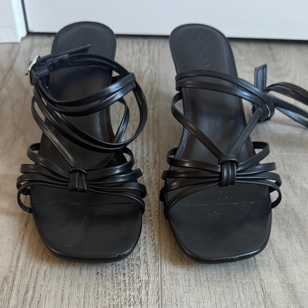 Old Navy Women’s Black Faux Leather Strappy Heel Sandals Sz 8 EUC - Picture 3 of 5